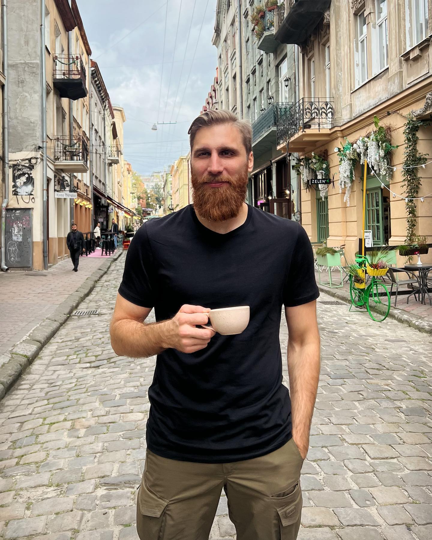 "Идите на фронт и говорите по-русски". Военный Вышебаба объяснил, почему в тылу важен украинский язык