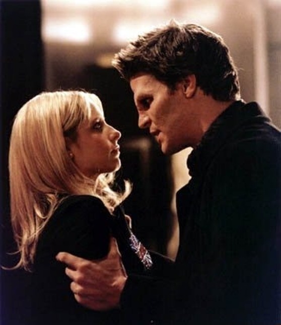 "Баффі - переможниця вампірів": вся правда і чутки про перезапуск серіалу з Сарою Мішель Геллар