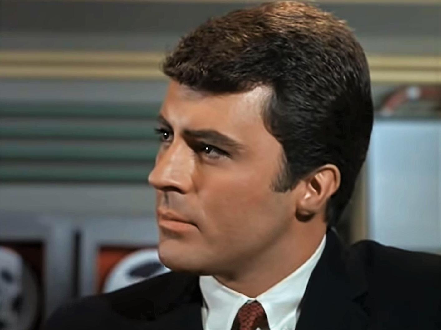 Умер кумир молодежи 60-х и режиссер сериала "Беверли-Гиллз, 90210"