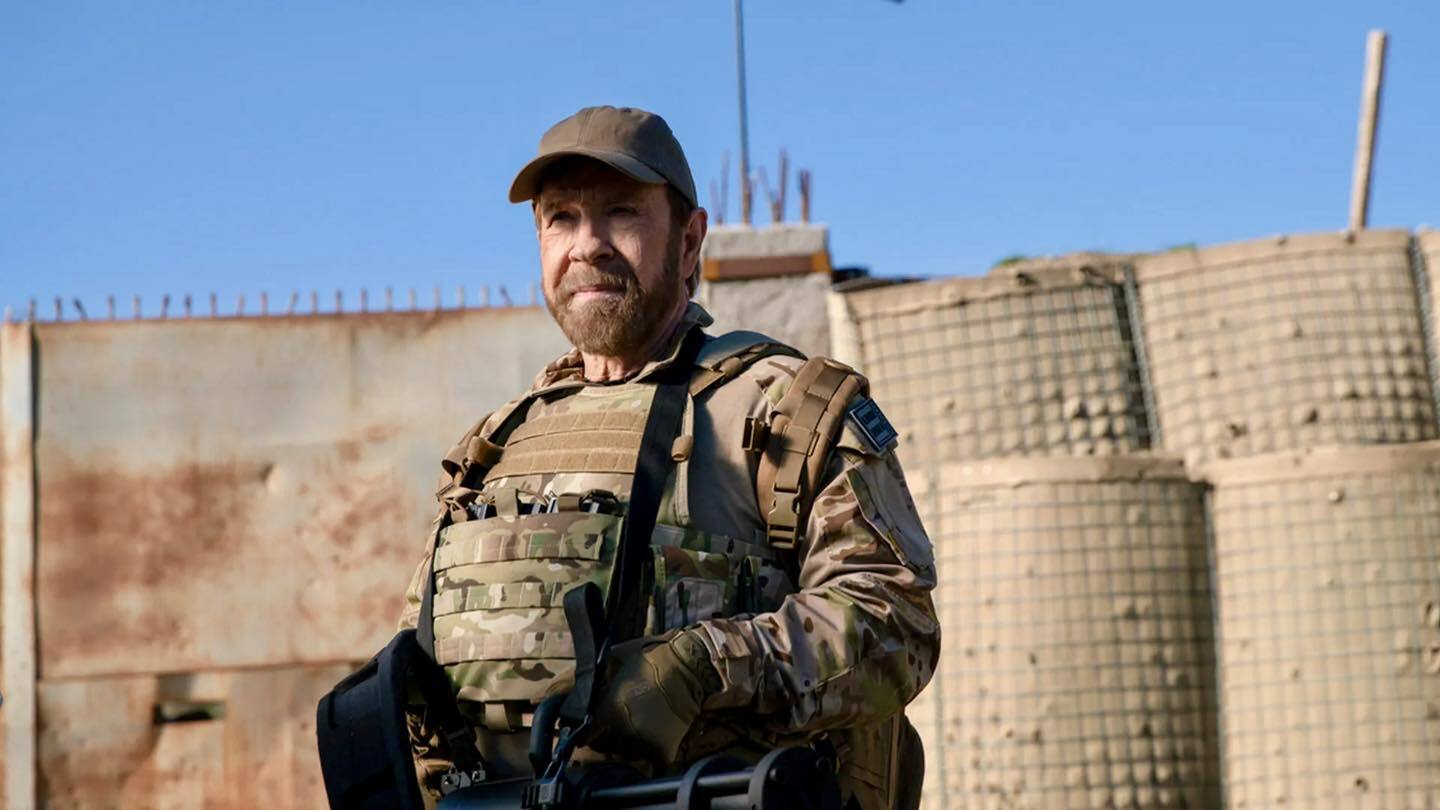 Який вигляд зараз має 84-річний Чак Норріс - той самий "Крутий Вокер" (фото)