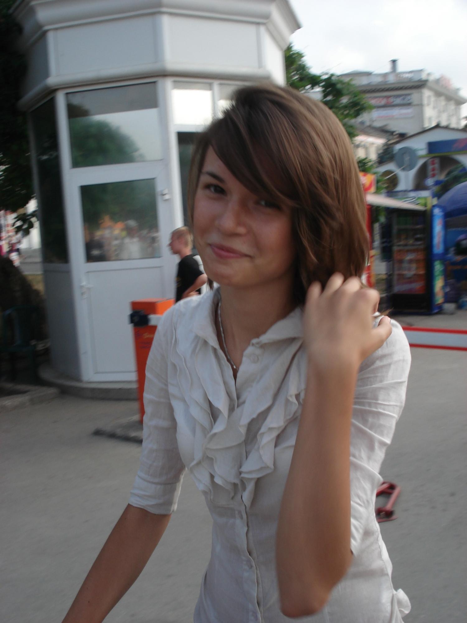 Юная мечтательница: как выглядела Даша Кацурина до того, как стать модным дизайнером