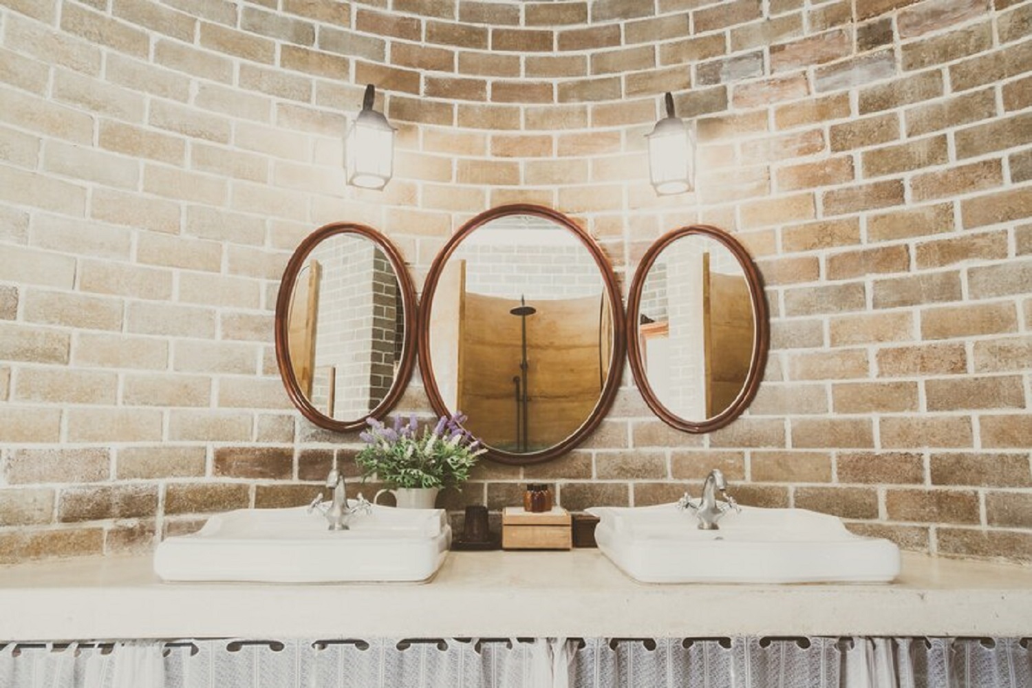 4 секрети, як правильно вибрати дзеркало у ванну кімнату