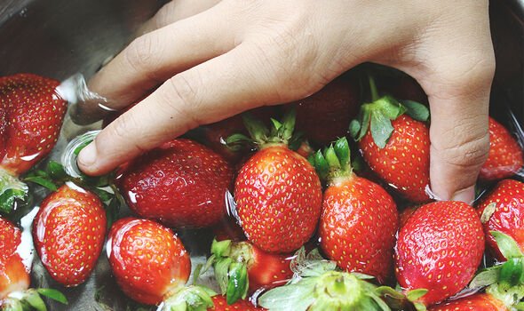 Назван лучший способ сохранить клубнику свежей надолго