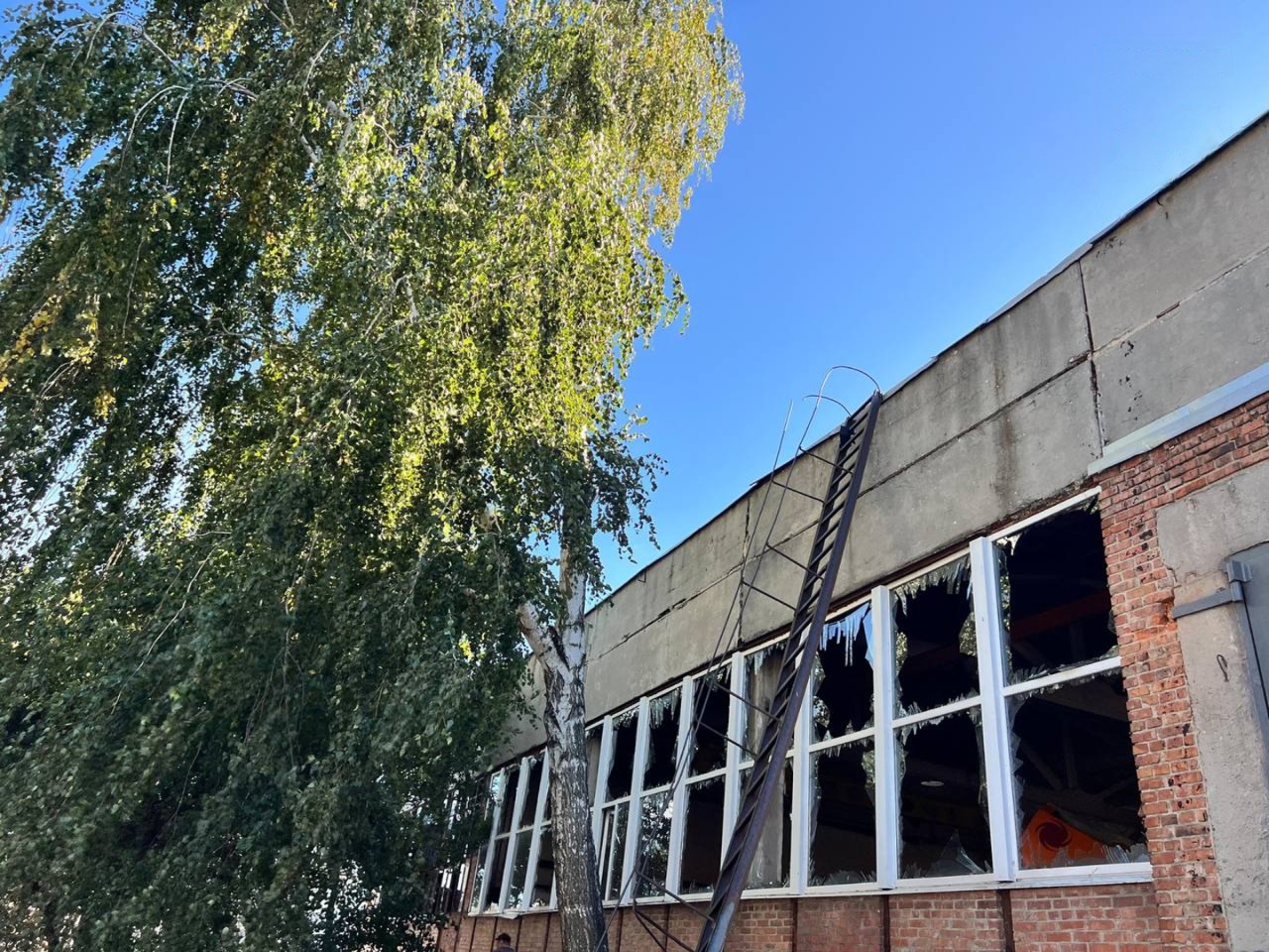 РФ вдарила дронами по Сумах, було чотири вибухи: в ОВА показали наслідки