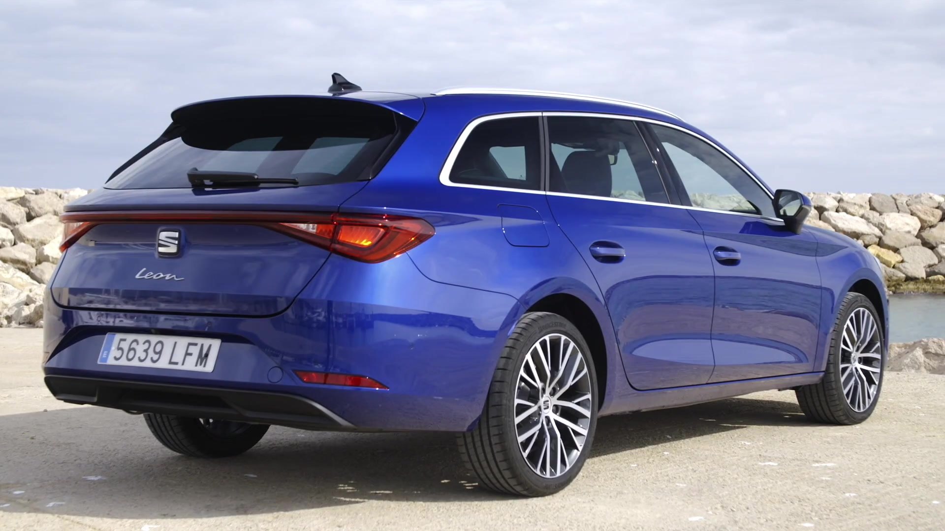 Різні і корисні: ТОП-5 універсалів до 30 тисяч доларів