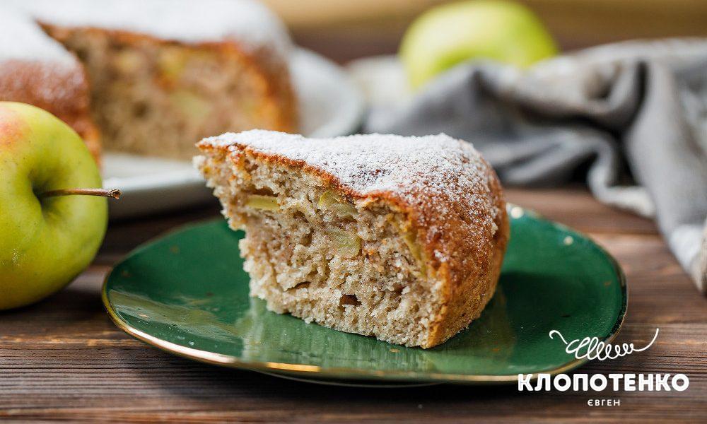 Клопотенко поділився секретом ідеального яблучного пирога в мультиварці