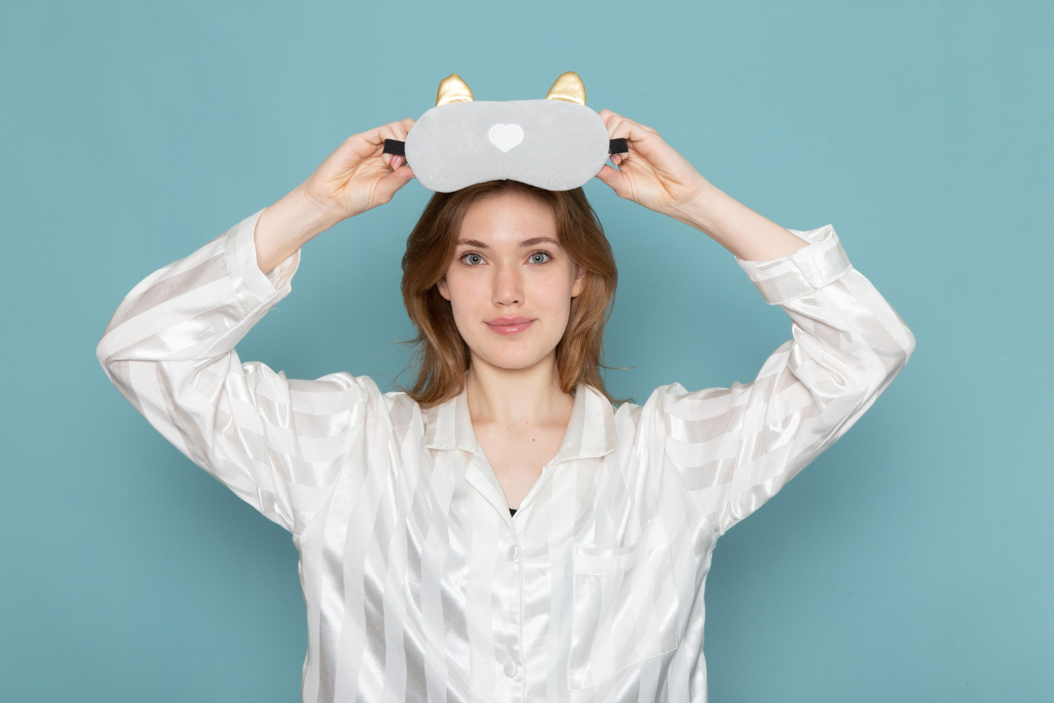 Почему полезно спать в маске для глаз: преимуществ немало