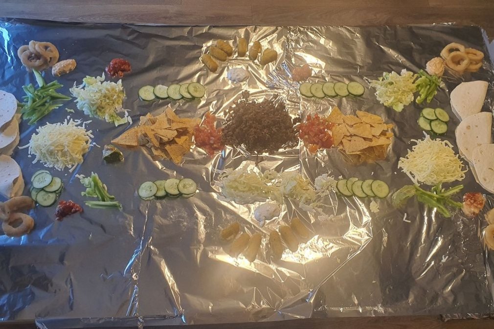 Фольга замість тарілок: британка показала незвичний спосіб економії електроенергії