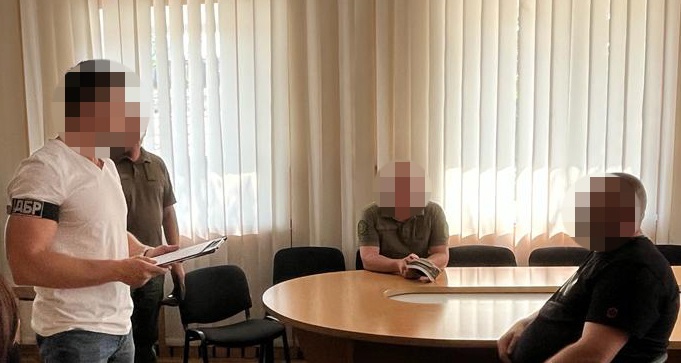 Обещал свободу за деньги. В Днепропетровской области разоблачили руководителя колонии