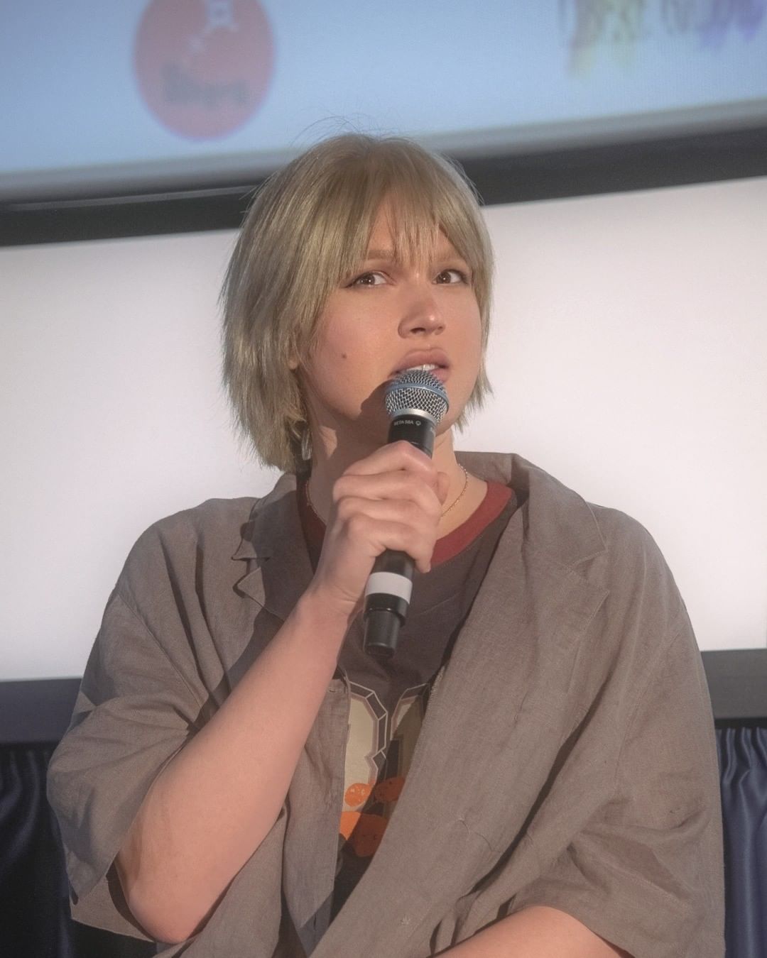 Где сейчас Зи Фаамелу (экс-Борис Апрель), которая убежала из Украины, переплыв Дунай