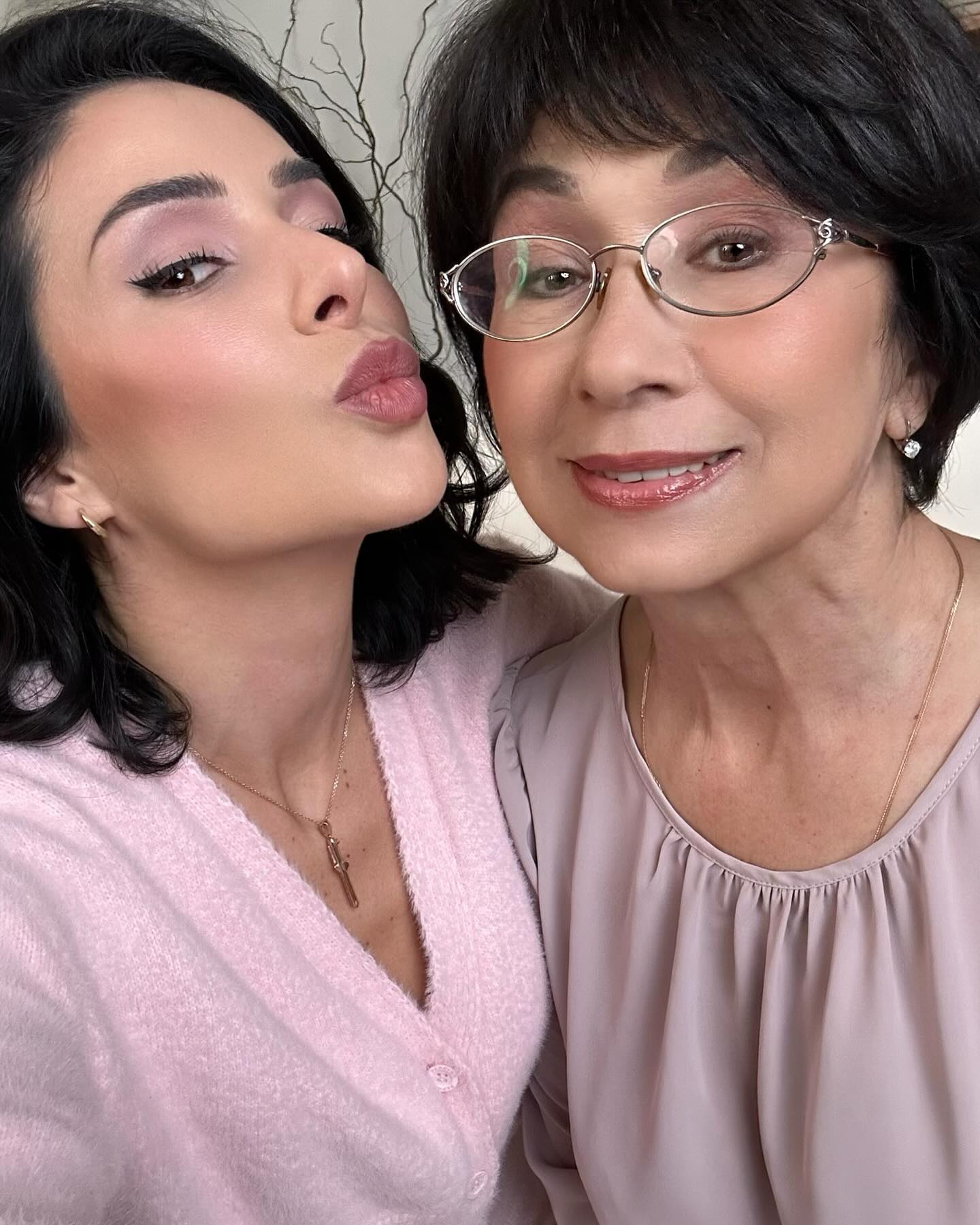 Злата Огнєвіч показалася з мамою-красунею, на яку дуже схожа (фото)