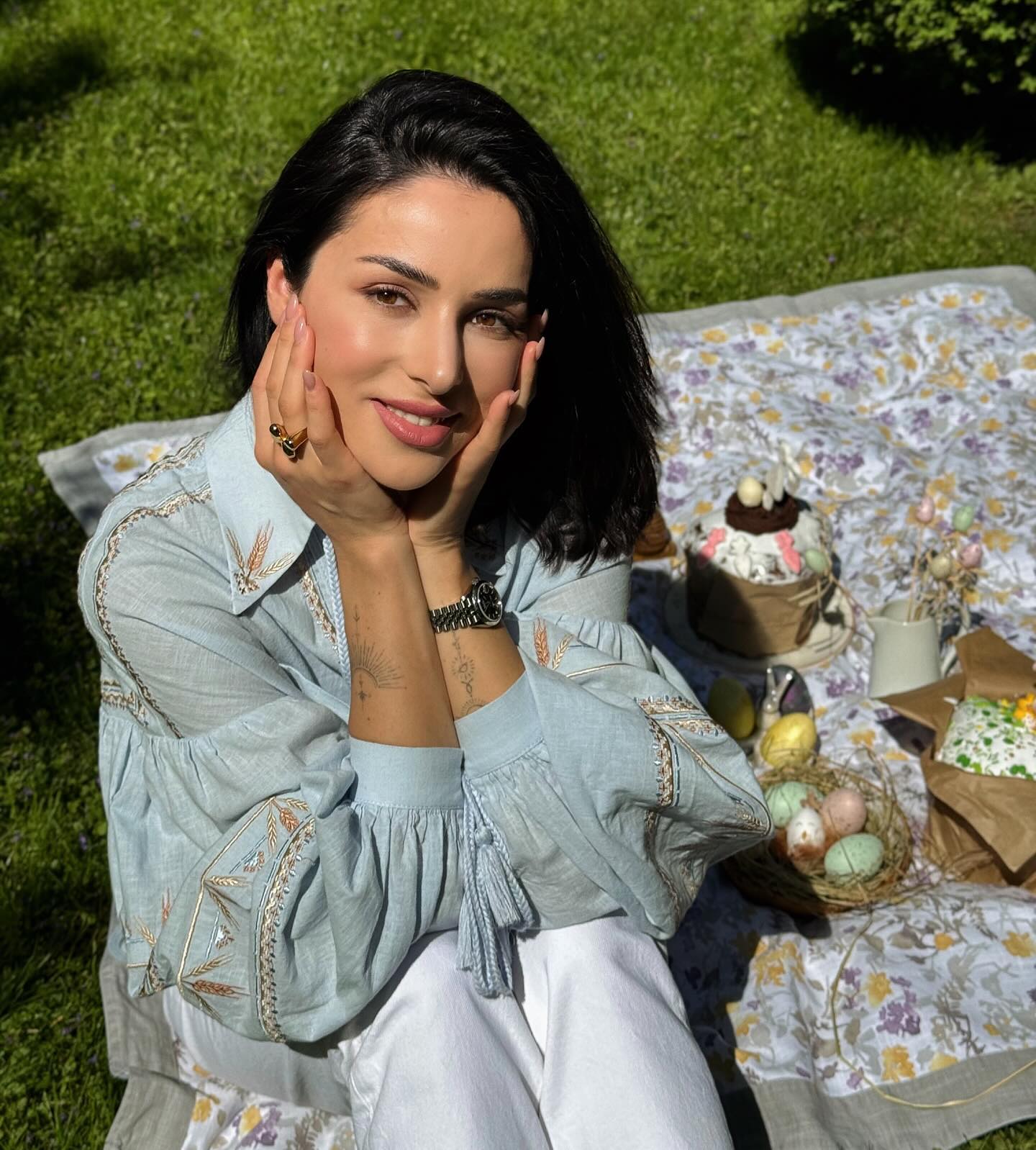 Вишиванки і не тільки. В яких вбраннях українські знаменитості зустрічають Великдень (фото)