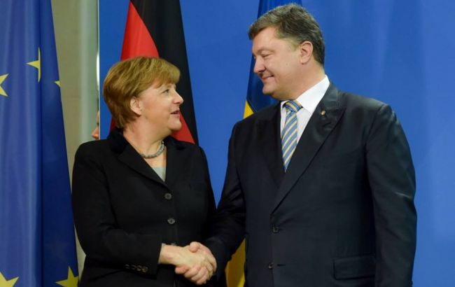 Порошенко и Гройсман поздравили Меркель с победой на выборах в Бундестаг