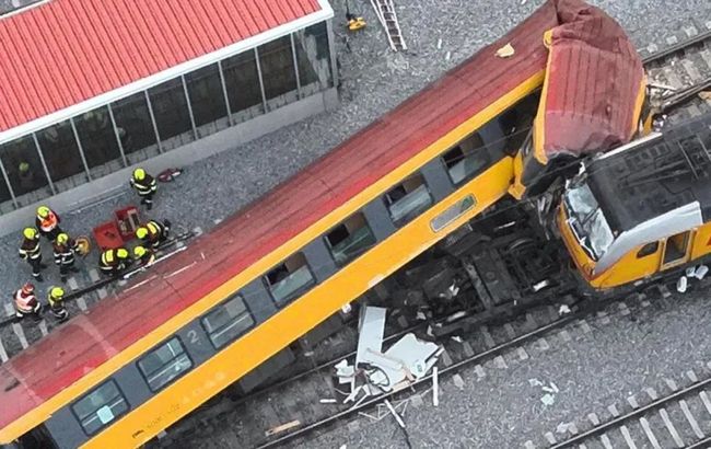 Столкновение поездов в Испании: количество погибших резко возросло (фото)