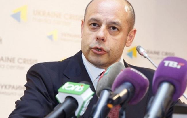 Кабмин уполномочил Продана подписать трехсторонний газовый протокол