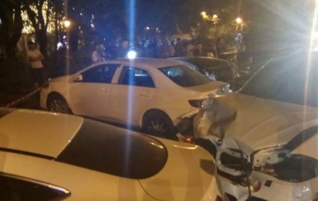 В Одессе столкнулись шесть автомобилей, есть пострадавшая