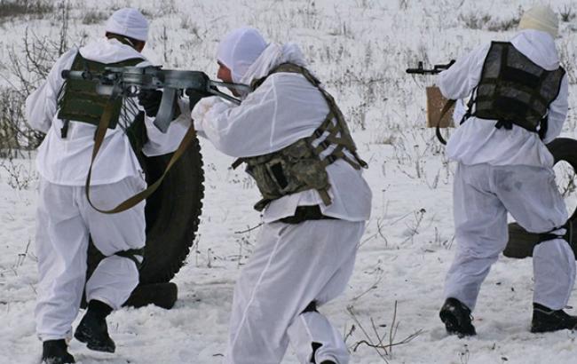 Силы АТО пытаются отвоевать у боевиков 31 блокпост на Бахмутке, - Минобороны