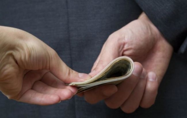 "Продали" шлях за кордон - отримали справу в суді: на Закарпатті викрили митників