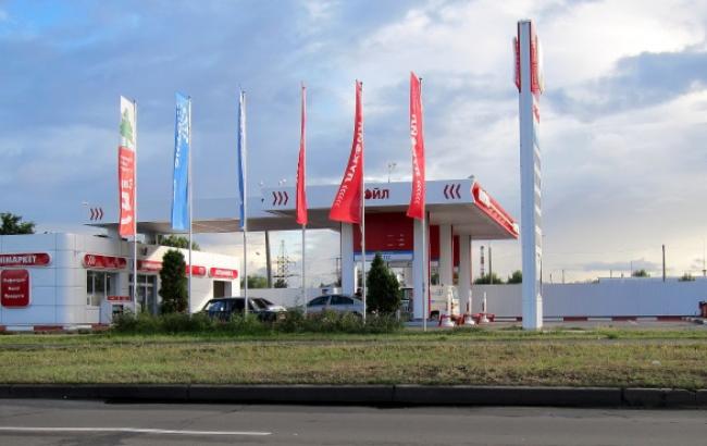 Ціни на АЗС у Києві 24 грудня знизилися в середньому на 17-19 копійок