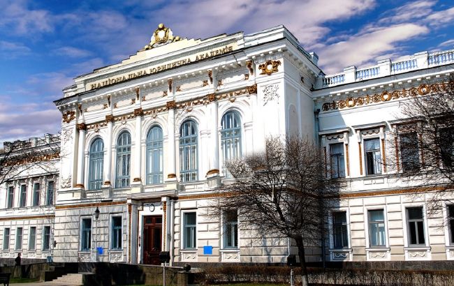 Доцент харківського вишу на лекціях труїла російські фейки про "Азов": чим обернувся скандал