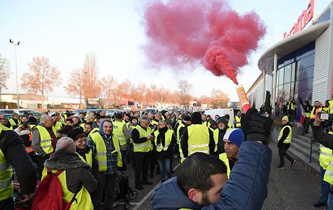 В Брюсселе начались протесты против роста цен на топливо