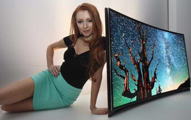 Преимущества изогнутого телевизора