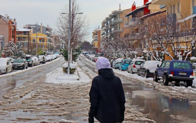 Через негоду в Греції загинула жінка, ще двох людей розшукують