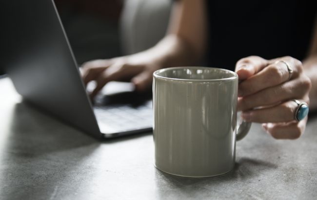 Избавит от кашля и улучшит настроение: назван самый полезный горячий напиток