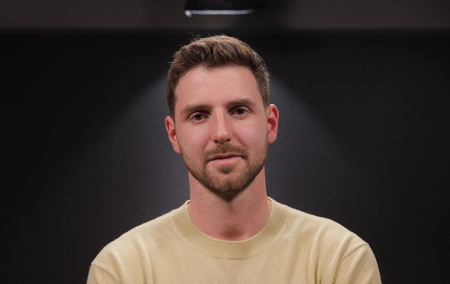 "Приємно, коли порівнюють з Цимбалюком": Павло Текучев про заробітки в кіно, батьківство та втрату мами