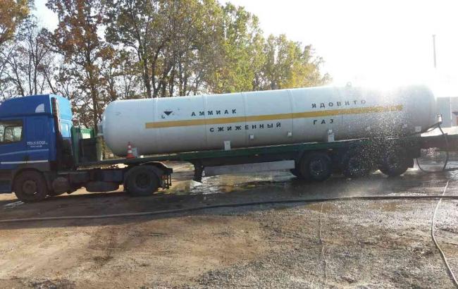 В Сумах произошла разгерметизация автоцистерны с аммиаком