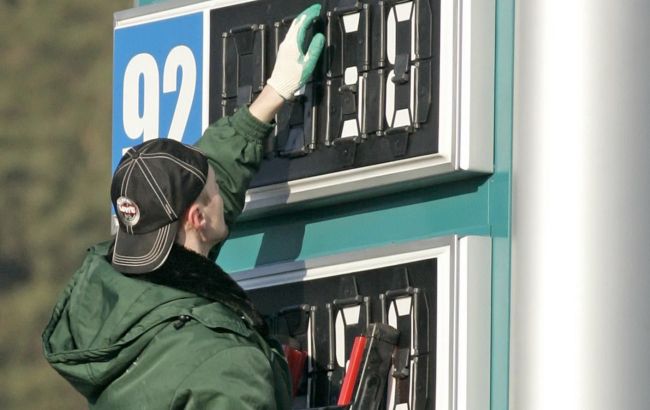 Цены на АЗС в Киеве 27 августа незначительно снизились