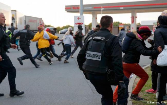 В Париже и Лондоне создадут центр по борьбе с контрабандой людей