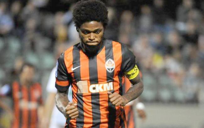 "Рома" предлагает "Шахтеру" арендовать Луиса Адриано