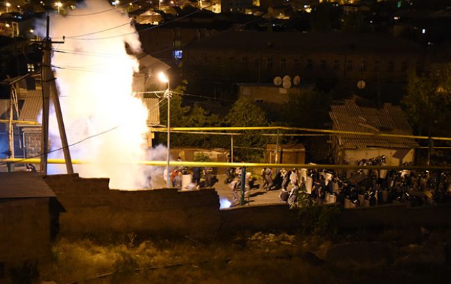 Протест в Єревані: в ході зіткнень з поліцією затримано 50 осіб