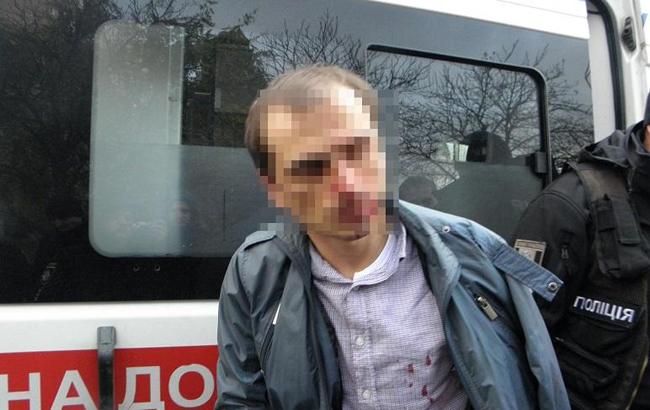 В Киеве неизвестный похитил из машины около 800 тыс. гривен