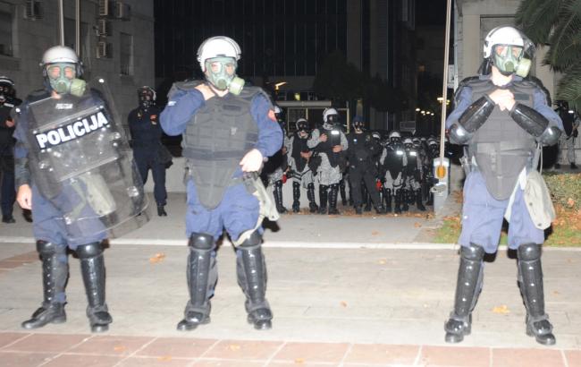 В Черногории восемь человек получили ранения в ходе демонстрации оппозиции