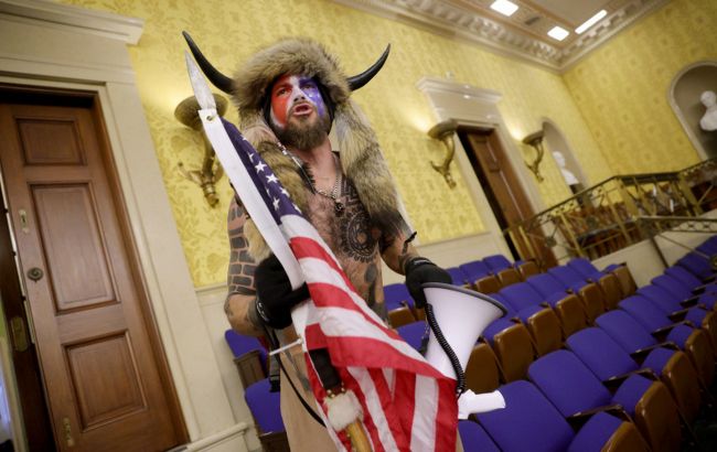 Марс в мехах: что известно о самом ярком "захватчике" Капитолия