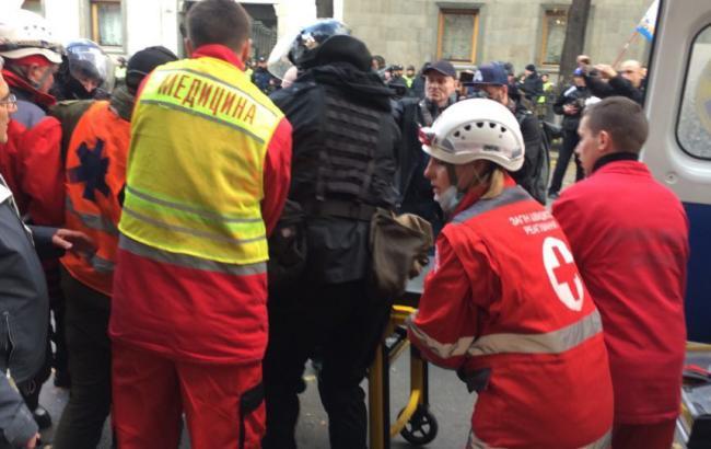 Активисты установили первую палатку под зданием парламента