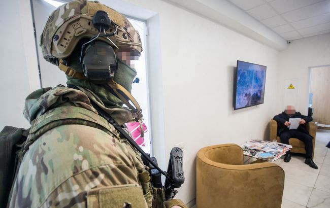 СБУ блокувала постачання міндобрив з РФ: керівники компанії не платили податки