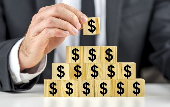 В Украине "пирамиды" выводят в РФ миллионы долларов: вкладчики под ударом