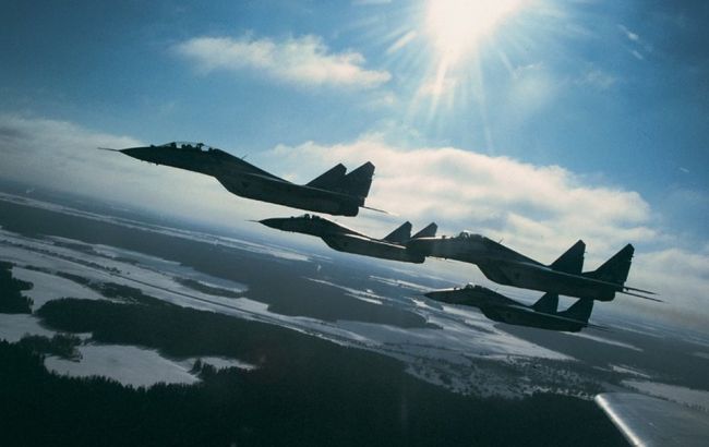 Опрос: авиаудары РФ по ИГИЛ поддерживают 72% россиян