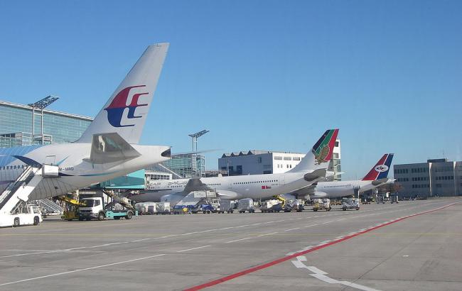 В аэропорту Франкфурта загорелся аэродромный тягач, есть пострадавшие