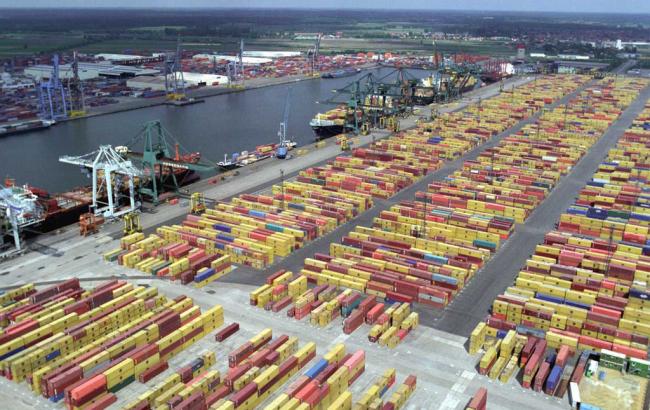 Порт Антверпена евакуювали у зв'язку з пожежею на складі з хімікатами