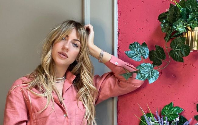 На низком старте: Леся Никитюк восхитила стройной фигурой в мини-платье