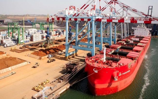 Украина в год кризиса сократила негативное сальдо внешней торговли почти до нуля