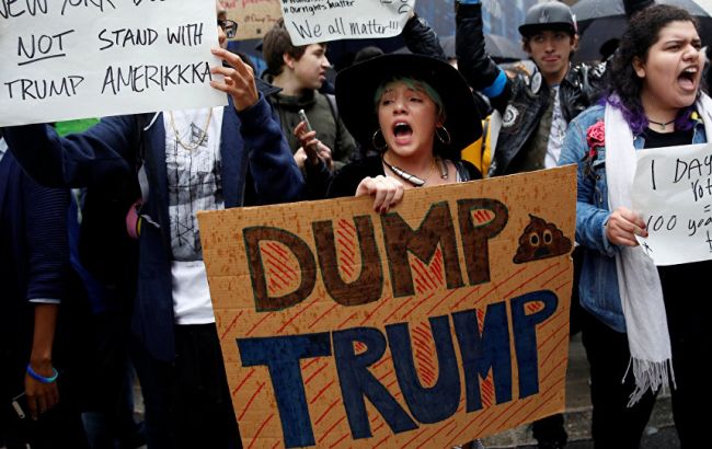 В США на митинге Трампа заметили российские флаги