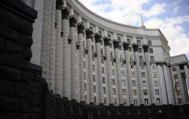 Кабмін спростив в'їзд в Україну громадянам 23 країн