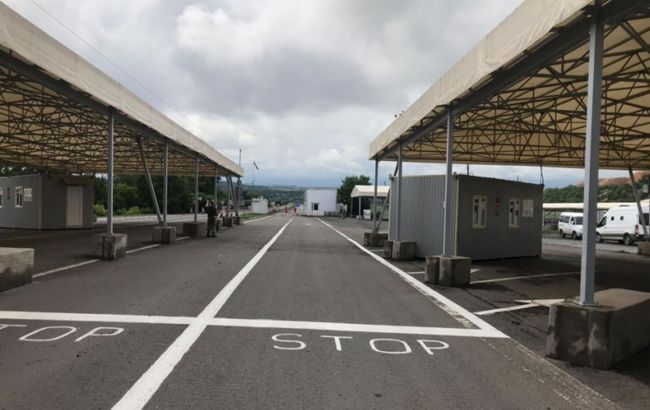 На Донбассе более сотни человек "прорвались" через КПВВ боевиков