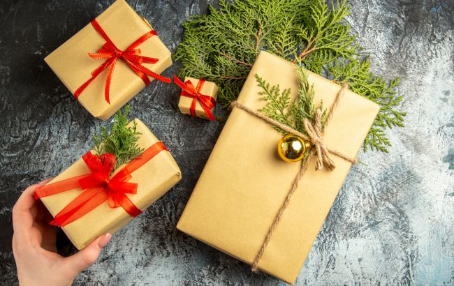 Обережно з подарунками: що не можна дарувати на День святого Миколая чи Новий рік