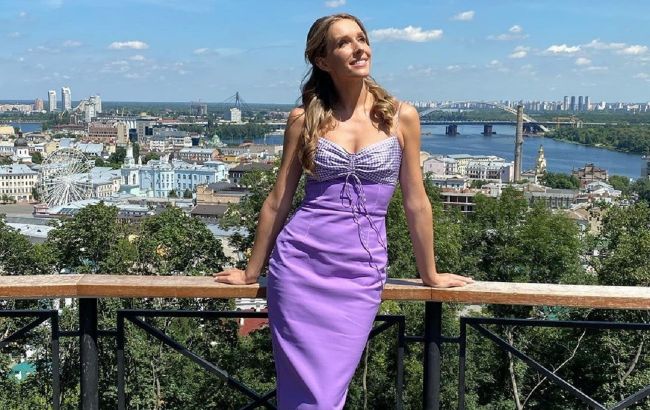 Яркая фуксия: Катя Осадчая показала младшего сына и эффектный летний лук